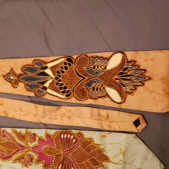A pair of ties by  Batik Semar - Picture 3 of 5